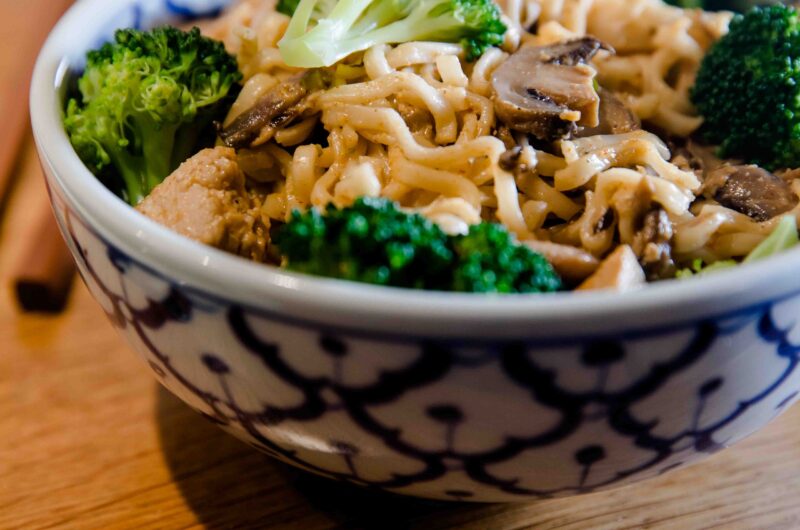 Creamy Noodles With Chicken Mushrooms And Broccoli